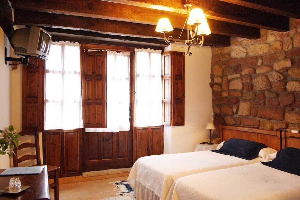 Hotel Casa Velarde Torrelavega Pokoj fotografie
